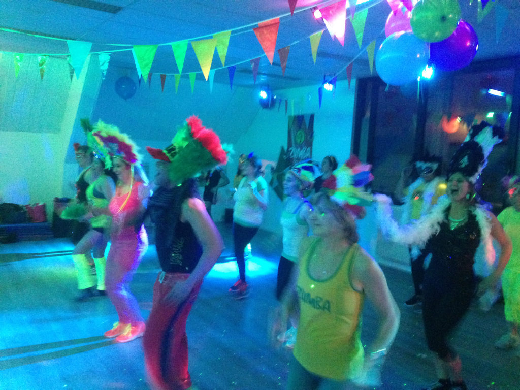 Salle2 Zumba Carnaval Party2